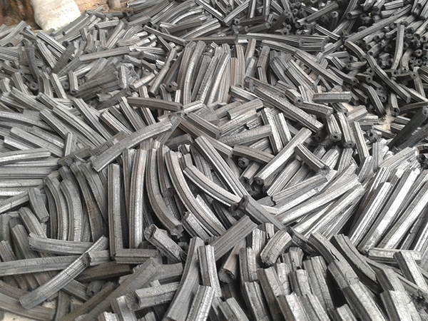 如何鑒別機(jī)制木炭的好壞？